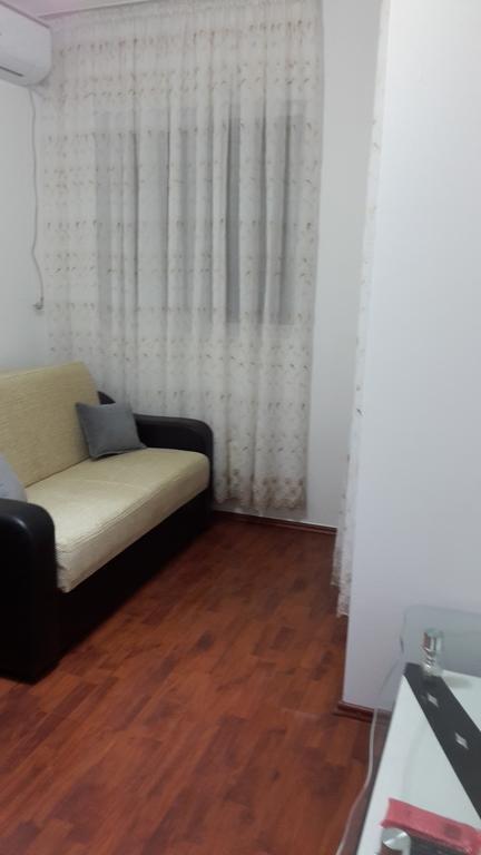 Carmen Studio Отопень Екстер'єр фото