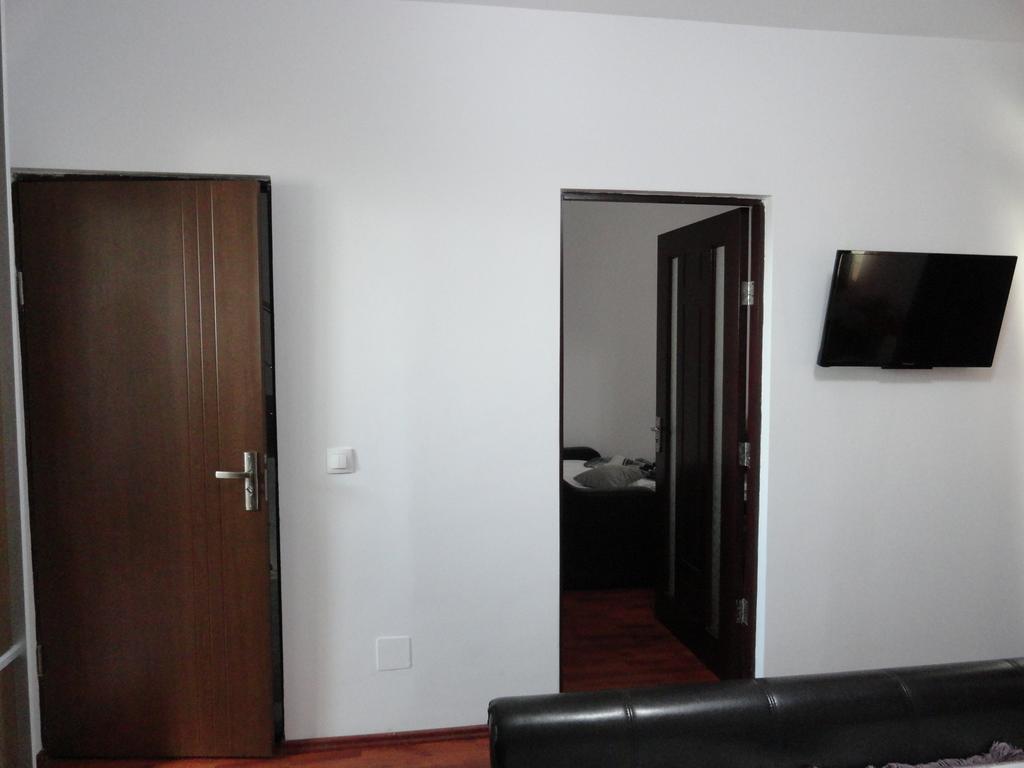 Carmen Studio Отопень Екстер'єр фото